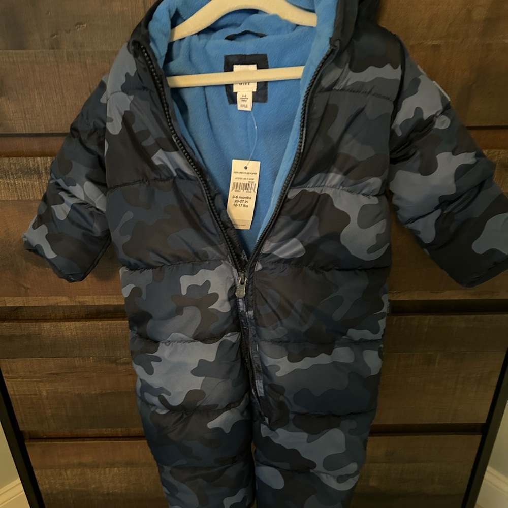 Gap kids baby blue cameo puffer snow suit.